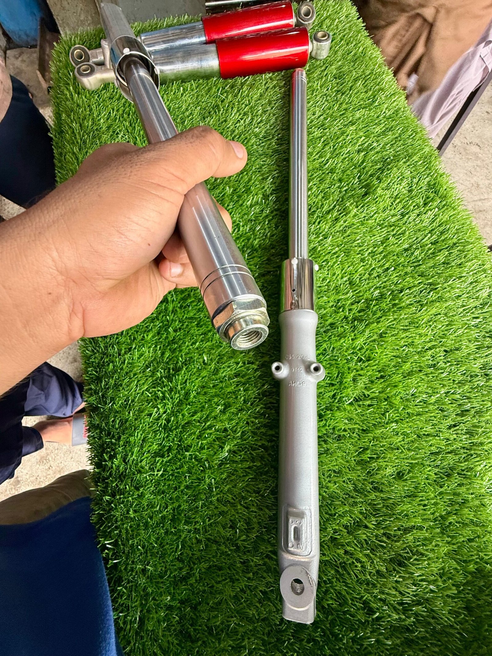 Honda CD70 Front Shocks – Genuine - Image 4